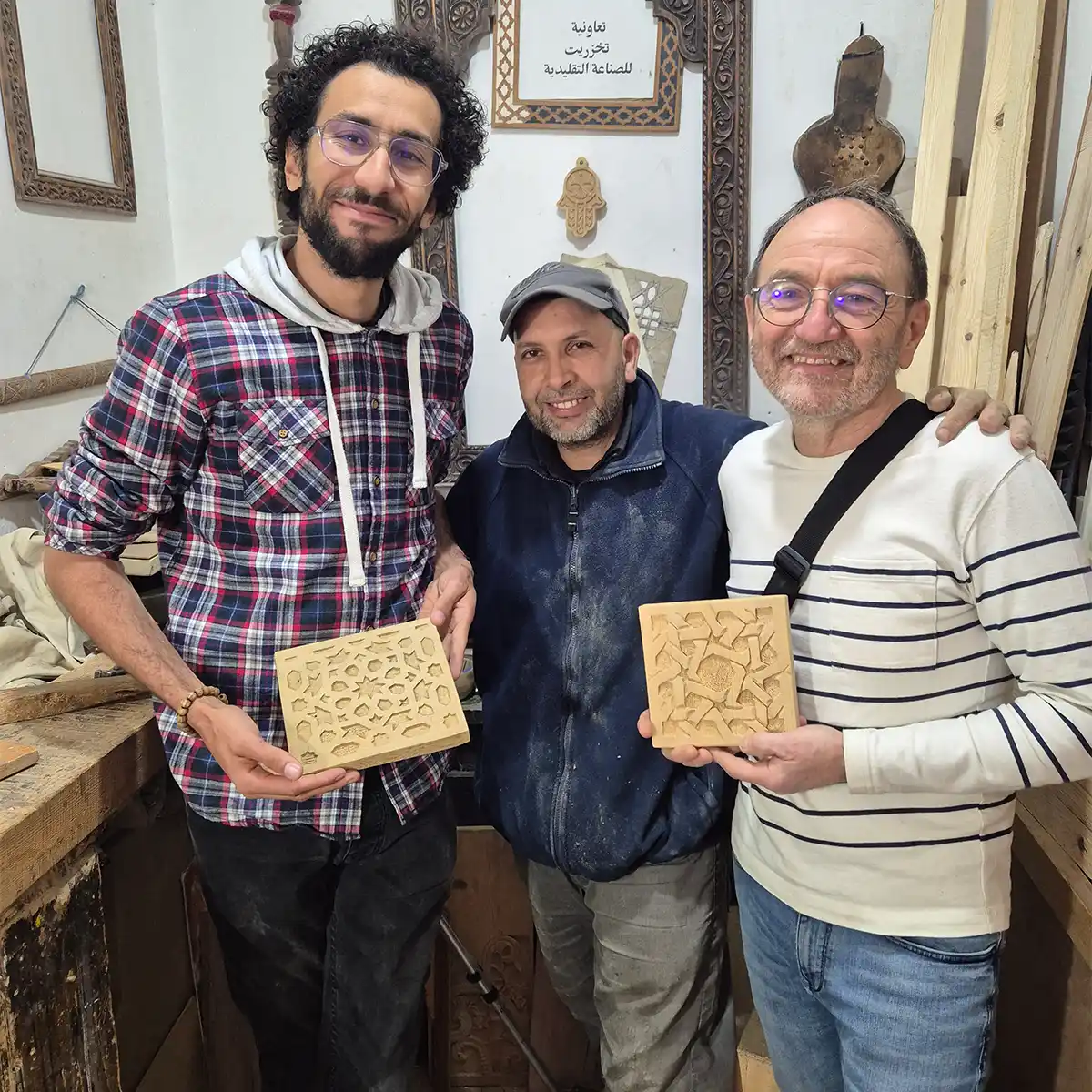 Atelier sculpture sur bois : Mains de Cèdre