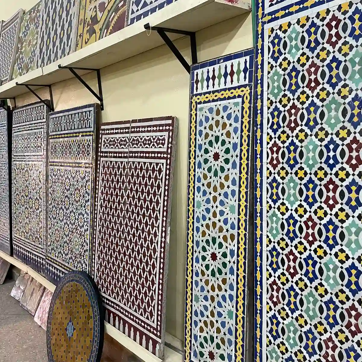 Atelier Zellige à Marrakech: Initiez-vous à l'Art de la découpe