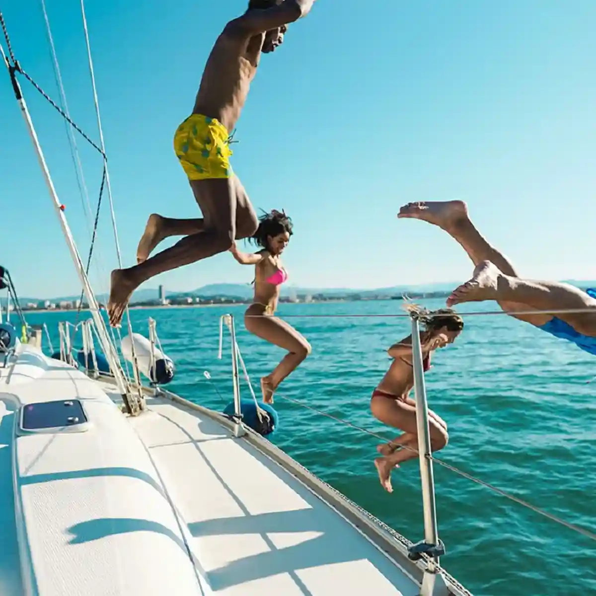 Sunbathing and Waves: Your Ideal Boat Trip